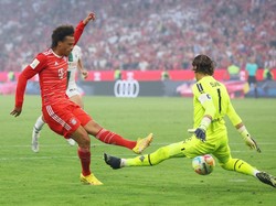 19 penyelamatannya melawan Bayern menjadi rekor baru Bundesliga. Foto: Getty Images/Alexander Hassenstein
