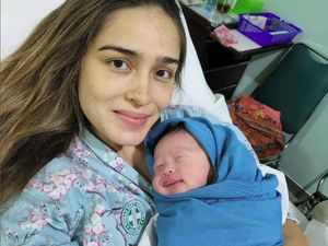 Yasmine Wildblood Lahirkan Bayi Laki-laki, Abi Yapto: Penerus Soerjosoemarno Yasmine Wildblood Lahirkan Bayi Laki-laki, Abi Yapto: Penerus Soerjosoemarno