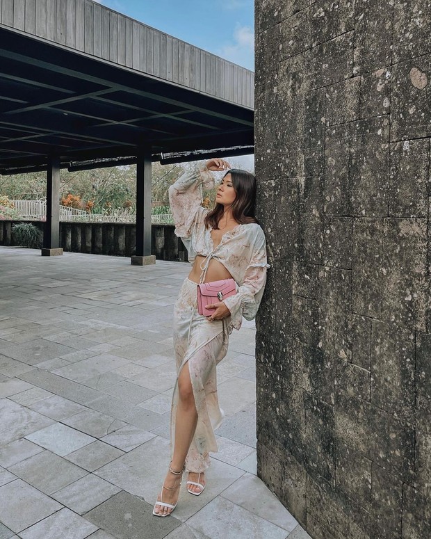 Anaz Siantar/ Foto: Instagram/anazsiantar Anaz Siantar di event Sunset in Eden BVLGARI Resort Bali