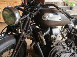 Kreatif! Pria Gunungkidul Sulap Limbah Mobil Jadi Replika Motor Klasik