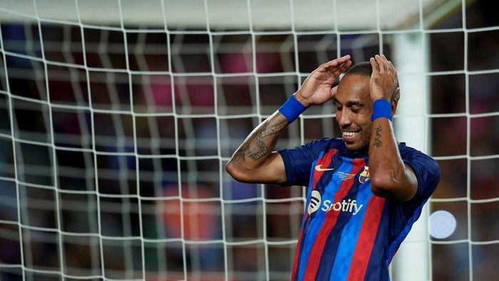 Pierre-Emerick Aubameyang of Barcelona lament a failed occasion during the Joan Gamper Trophy, friendly presentation match between FC Barcelona and  Pumas UNAM at Spotify Camp Nou on August 7, 2022 in Barcelona, Spain. (Photo by Jose Breton/Pics Action/NurPhoto via Getty Images)