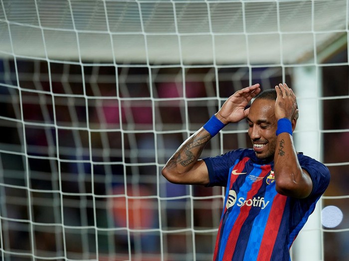 Pierre-Emerick Aubameyang of Barcelona lament a failed occasion during the Joan Gamper Trophy, friendly presentation match between FC Barcelona and  Pumas UNAM at Spotify Camp Nou on August 7, 2022 in Barcelona, Spain. (Photo by Jose Breton/Pics Action/NurPhoto via Getty Images)