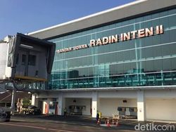6 Penerbangan di Bandara Lampung Batal Imbas Erupsi Gunung Anak Krakatau