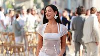 8 Gaya Seleb Paling Kontroversial Sepanjang 2022, Dua Lipa Hingga Julia Fox