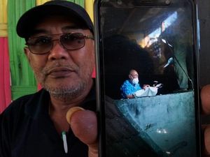 Bayi Dibuang di Talang Air Warga Surabaya Bikin Petugas Evakuasi Elus Dada