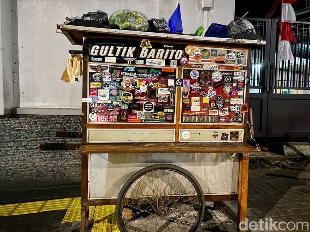 Jualan di Tempat Sepi, Ini Alasan Penjual Gultik Barito yang Kini Viral
