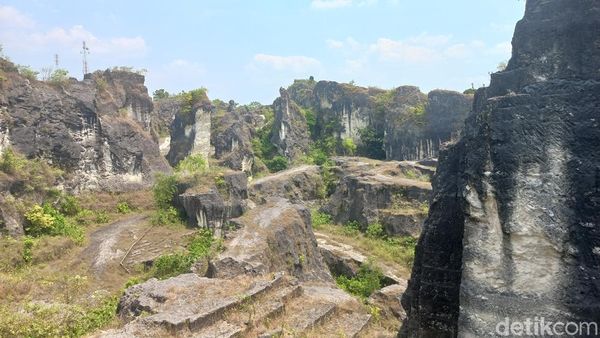 Keindahan Gunung Pegat di Balik Mitos yang Jadi Momok Sepasang Kekasih