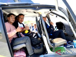 Helikopter Pj Gubernur Papua Barat Mendarat Darurat di Alun-alun Sorong
