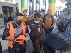 Kades Roomo Gresik Ditahan Kejari di Kasus Korupsi Dana Desa Rp 270 Juta