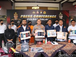 5 Pencopet Beraksi di Laga Arema FC, Hasilnya 34 HP Milik Suporter