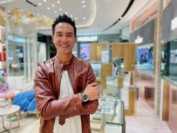 Daniel Mananta Punya Konten Baru, Ajak Cinta Laura Berkeringat Lari Pagi