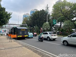 Antisipasi Demo, Lalin ke Arah Medan Merdeka Barat Ditutup Antisipasi Demo, Lalin ke Arah Medan Merdeka Barat Ditutup