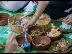 Sedap! Ada Kuliner Ayam Merangkak di Wisata Bilebante Lombok