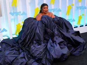 7 Artis Berbusana Terbaik di MTV VMA 2022, Blackpink Hingga Lizzo