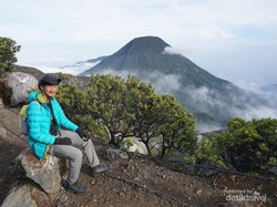 Pendakian Gunung Gede Pangrango Ditutup hingga Libur Lebaran Ya!