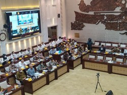 Sri Mulyani Dipanggil Komisi XI DPR Bahas Suntikan Modal 5 BUMN