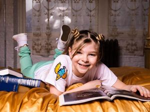 10 Potret Model Transgender Termuda di Dunia yang Jadi Kontroversi