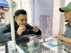 Menyusuri Surganya Kacamata di Jalan ABC Bandung