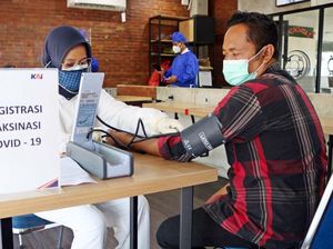 Penumpang KA Wajib Booster, KAI Sediakan Vaksinasi di Stasiun Penumpang KA Wajib Booster, KAI Sediakan Vaksinasi di Stasiun