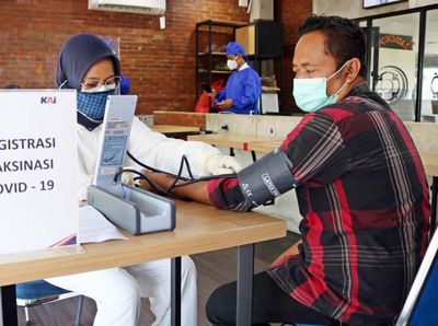 Penumpang KA Wajib Booster, KAI Sediakan Vaksinasi di Stasiun