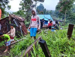 Update Gempa Mentawai: 500 Orang Mengungsi, 4 Bangunan Rusak