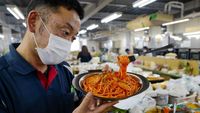 Ada Pameran Replika Makanan, Beneran Mirip Banget Aslinya