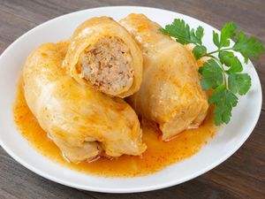 Resep Kol Gulung Isi Ayam Saus Pedas Asam yang Renyah Enak Resep Kol Gulung Isi Ayam Saus Pedas Asam yang Renyah Enak