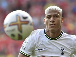 Aksi Richarlison Pamer Skill Berujung Disikat Lawan