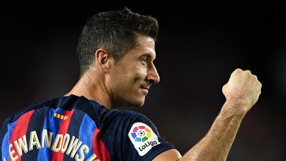 Robert Lewandowski belum pernah mencetak gol dalam lima kali pertemuan melawan Sevilla (Foto: David Ramos/Getty Images)