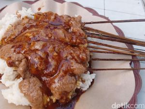 Mantap! Sate Ayam Parapat Sudah Eksis di Pangandaran Sejak 1990-an Mantap! Sate Ayam Parapat Sudah Eksis di Pangandaran Sejak 1990-an