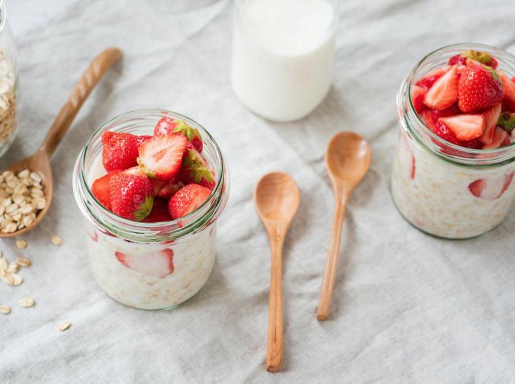 Susu Kental Manis di 5 Kreasi Overnight Oats, Yuk Coba Bikin! Susu Kental Manis di 5 Kreasi Overnight Oats, Yuk Coba Bikin!