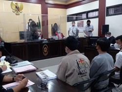 Panas! Hakim Semprot Indra Kenz Gegara Pertanyaan Tak Terjawab untuk Saksi