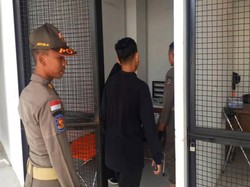 Sejoli Banyuwangi Keciduk Satpol PP Saat Mesum di Kamar Mandi Terminal