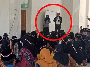 Viral Rektor Dangdutan-Mahasiswa Joget di Masjid, UIN Jember: Belum Diresmikan Viral Rektor Dangdutan-Mahasiswa Joget di Masjid, UIN Jember: Belum Diresmikan