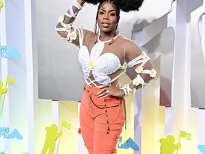 8 Artis Berbusana Terburuk VMA 2022, Ada yang Terinspirasi Sleeping Bag 8 Artis Berbusana Terburuk VMA 2022, Ada yang Terinspirasi Sleeping Bag