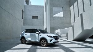 Lihat dari Dekat Mobil Hybrid Murah Wuling Asta, Sekali Full Tank Tempuh 1.100 Km