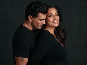 Potret Baby Bump Bipasha Basu yang Banjir Nyinyiran