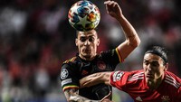 Benfica dan Ajax jumpa di 16 besar Liga Champions musim lalu, sekaligus menghadapkan Darwin Nunez Vs Antony. Foto: AFP via Getty Images/PATRICIA DE MELO MOREIRA