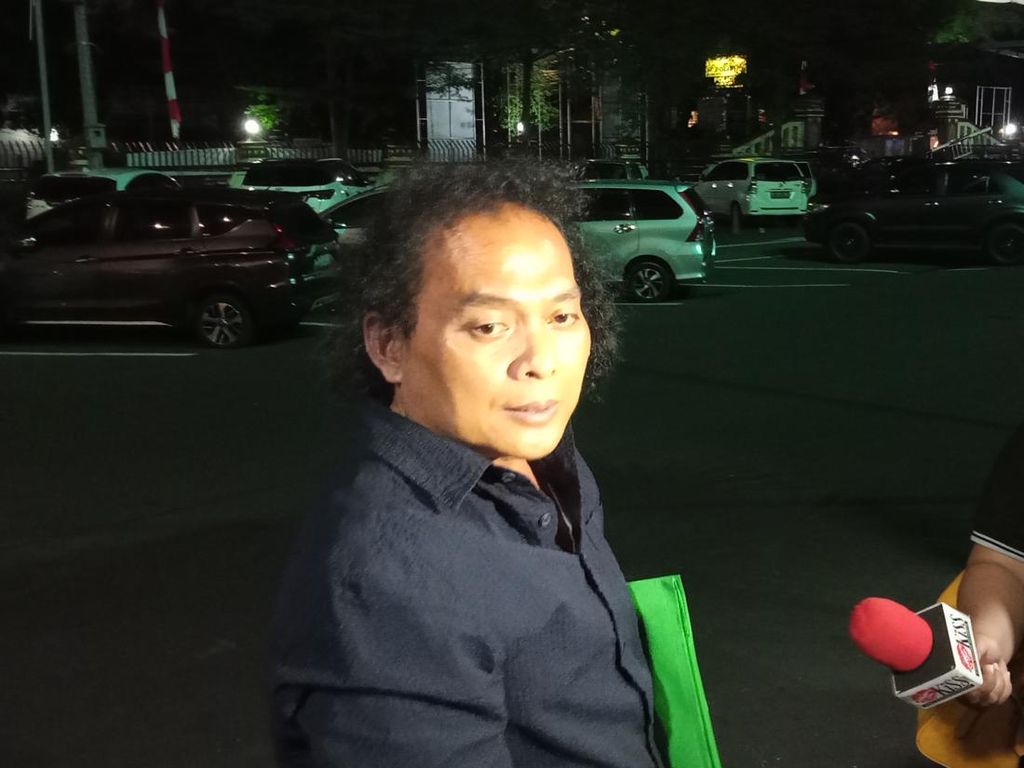 Kak Seto Disebut Lindungi Anak Ferdy Sambo, Deolipa: Dibayar Nih! Kak Seto Disebut Lindungi Anak Ferdy Sambo, Deolipa: Dibayar Nih!