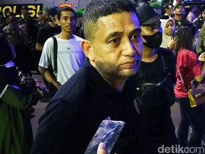 Geramnya Bos PSM Lihat Suporter Nyalakan Flare saat Laga Lawan Persib Geramnya Bos PSM Lihat Suporter Nyalakan Flare saat Laga Lawan Persib