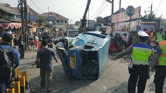 Kecelakaan Pagi Ini, Angkot Tertabrak KRL di Bogor, Begini Kondisi Penumpangnya