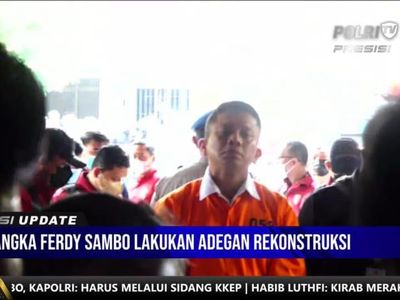 5 Foto Ferdy Sambo Berbaju Tahanan di Rekonstruksi Pembunuhan Yosua
