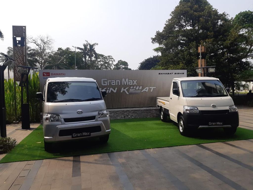 Simak Perubahan Gran Max: Mesin Baru, Pakai Power Steering, Irit BBM Simak Perubahan Gran Max: Mesin Baru, Pakai Power Steering, Irit BBM