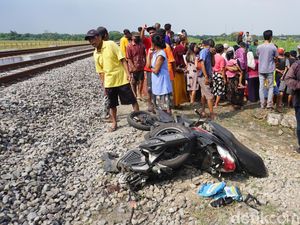 Emak-emak di Mojokerto Tewas Tertabrak KA Saat Pulang Jemput Anak Sekolah Emak-emak di Mojokerto Tewas Tertabrak KA Saat Pulang Jemput Anak Sekolah
