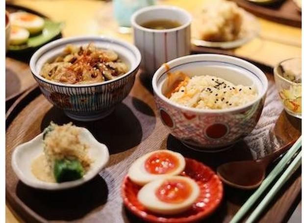 Ichiju Sansai/ unsplash/ Alison pang Ichiju Sansai