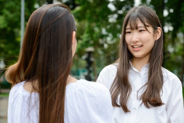 Ilustrasi berbincang/ Foto: Freepik.com/rantaimages Ilustrasi berbincang/ Foto: Freepik.com/rantaimages