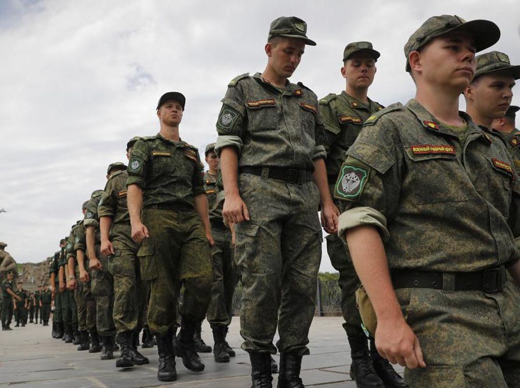 Perang Memanas! Rusia Kerahkan 300.000 Tentara Cadangan ke Ukraina