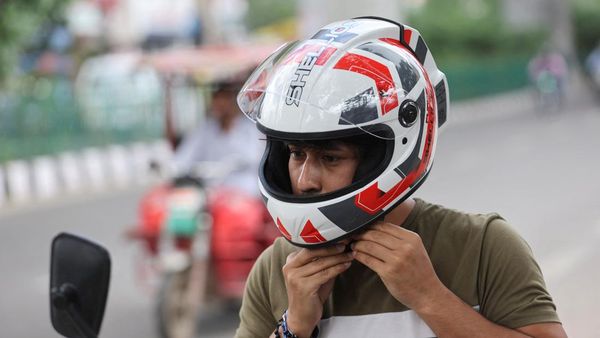 Ini Helm Anti Polusi dengan Filter Udara dan Kipas Angin, Keren Gak?