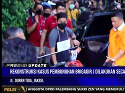 Ferdy Sambo Pakai Sarung Tangan Hitam Saat Tiba di TKP Penembakan