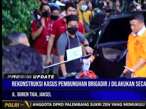 Gerak-gerik Ferdy Sambo sebelum Eksekusi Brigadir J, Pistolnya Sempat Jatuh Gerak-gerik Ferdy Sambo sebelum Eksekusi Brigadir J, Pistolnya Sempat Jatuh